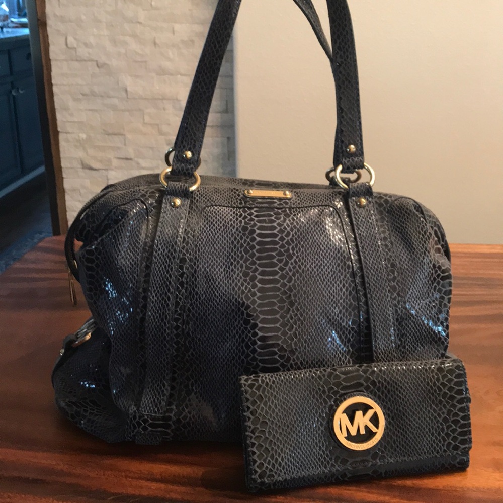 Michael Kors blue reptile bag and wallet set. Gorgeous!